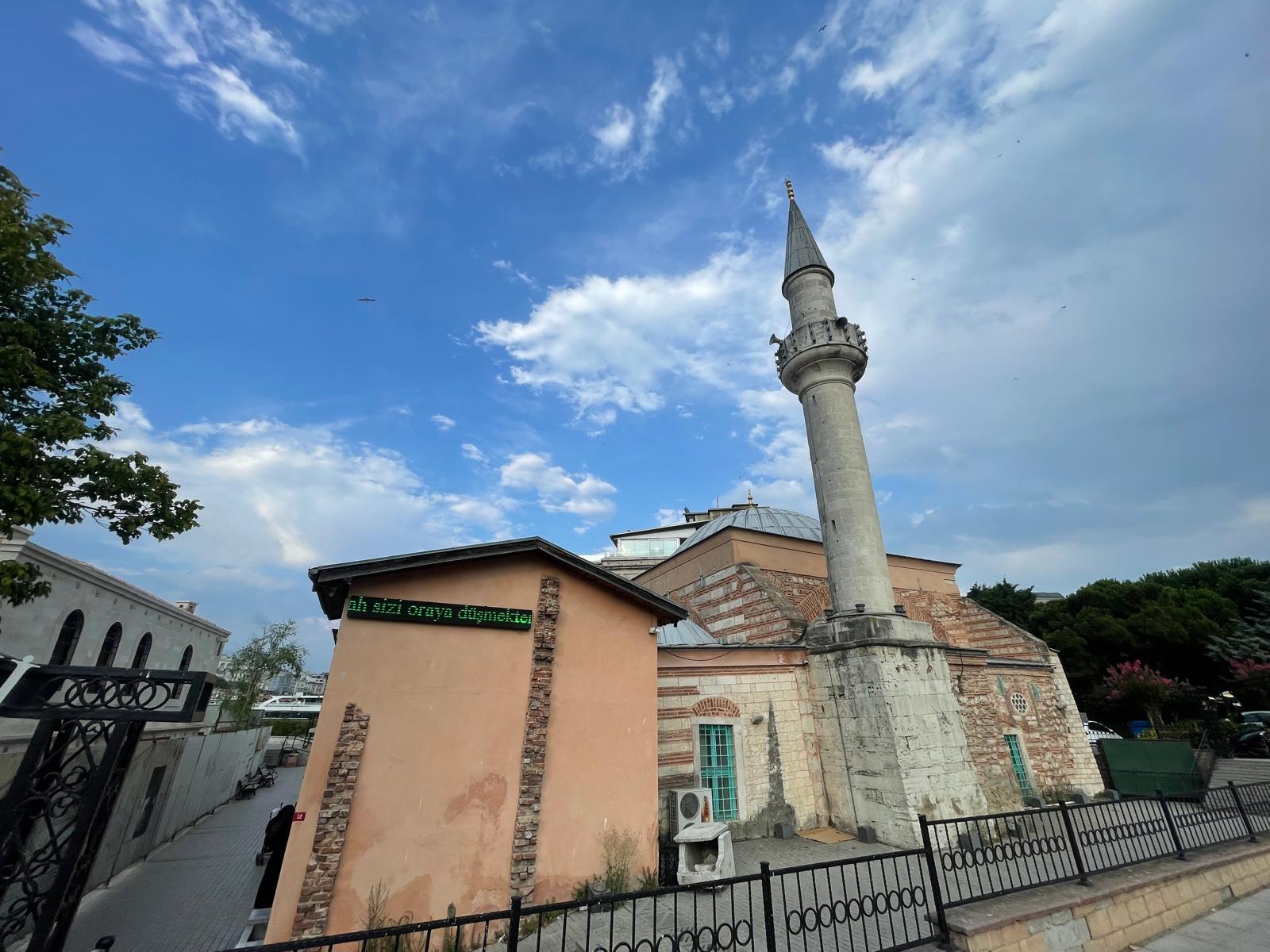 Ahi Çelebi Camii ve Evliya Çelebi’nin Seyahatname’ye Uzanan Rüyası